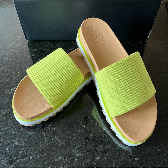 New Sorel Roaming Easy Slide Sandals, Casual Stretch Yellow Lime Green Slides, 8 - Picture 9 of 13